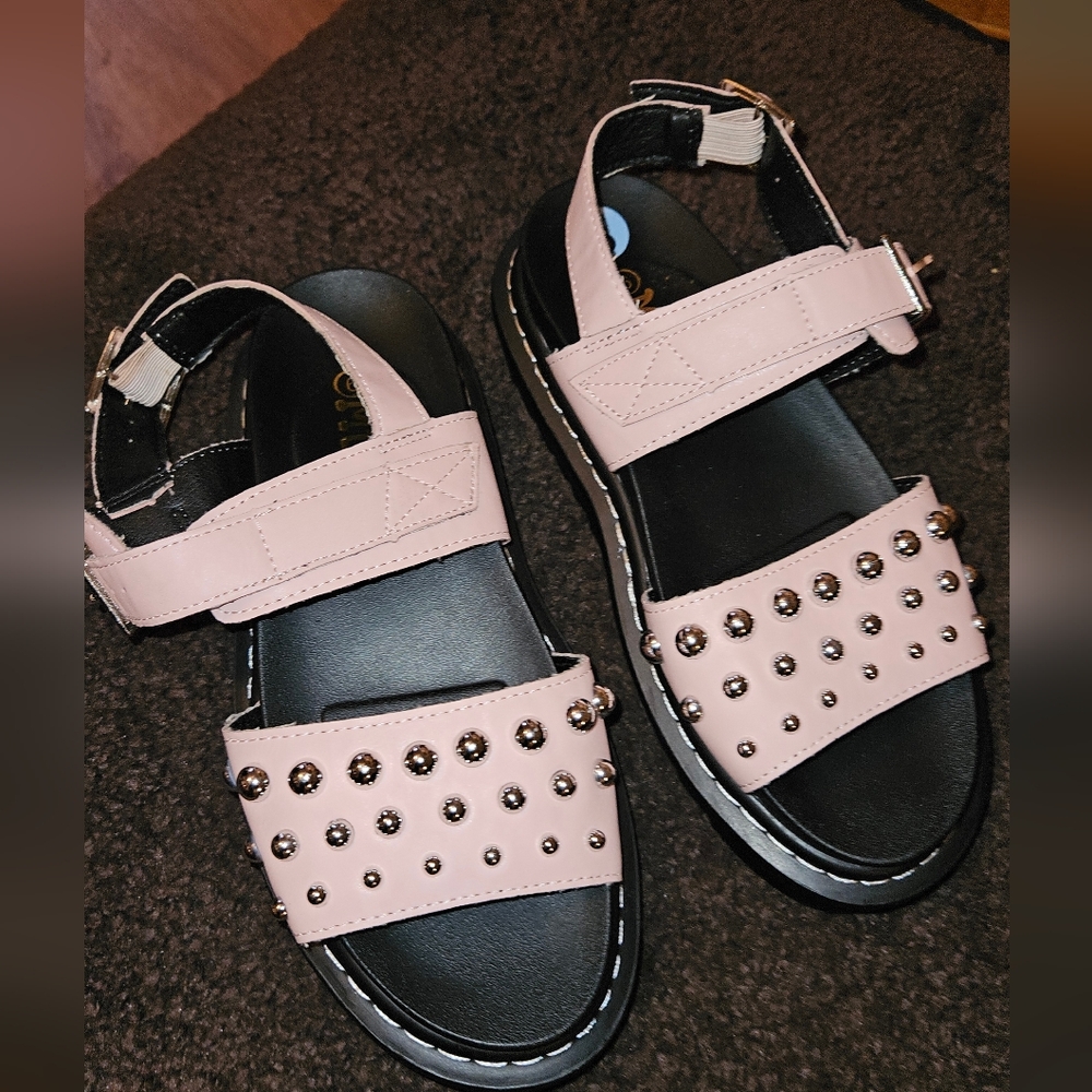 Mudd ALEXIS pink studded platform sandals 6 Double Strap